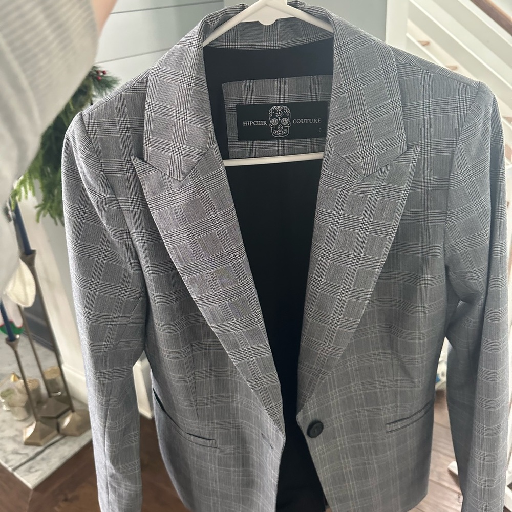 Embellished Tiger/ Crystal Plaid Blazer in Black and Gray Size 4… never worn